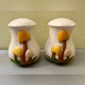 Vintage Mushroom Arnel’s Salt & Pepper Shakers